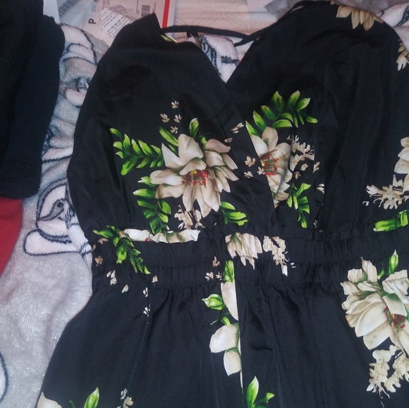 Romper - Picture 1 of 4